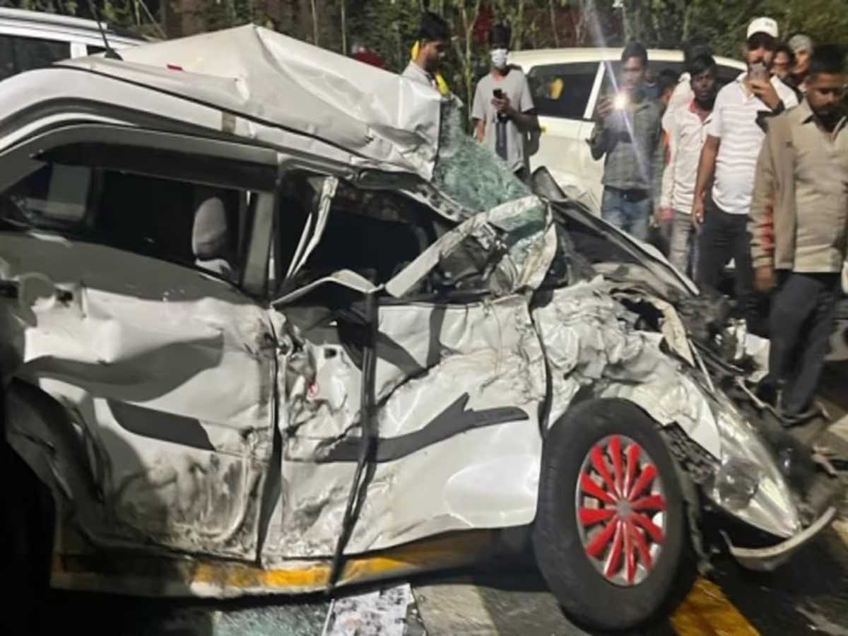 पुणे में नवले ब्रिज पर भीषण हादसा, दो की मौत कई घायल